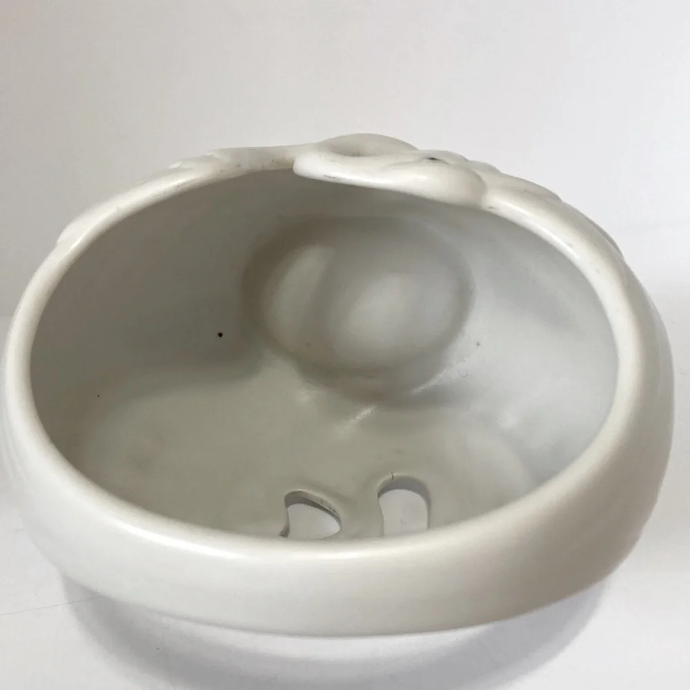 Vintage 1980s FITZ and FLOYD White Swan Handled Basket Bowl Porcelain Japan